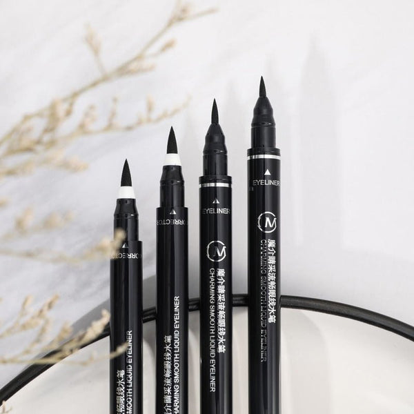 M-Joptim Charming Smooth Liquid Eyeliner Double Head Liquid Eyeliner 0.4ml + Correction Eyeliner 0.5ml